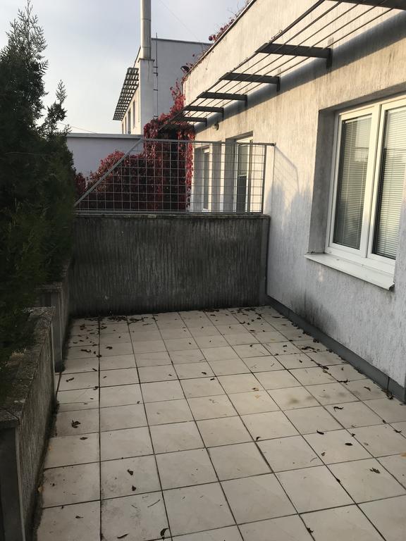 Batavya Penzion Topolcany Luaran gambar